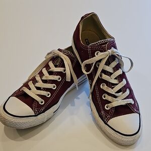 Converse All Stars Burgans Sneakers Shoes Women's Size 9 Men's Size 7